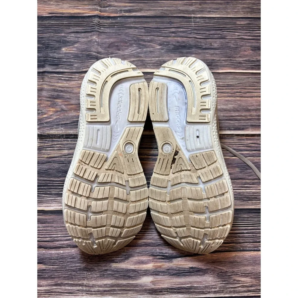 Brooks Ghost 14 NYC Running Shoes Womens 8 Cream Oyster Walking Comfort